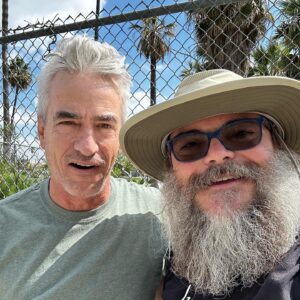 Dermot Mulroney Instagram - JB holding the line 👊 @jackblack @sagaftra 🙏😂🏆