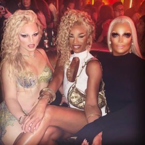Derrick Barry Instagram - Missing my girls @naomismalls & @roxxxyandrews! So excited for more Vegas memories this summer for my birthday. @omnianightclub 🥂🍾