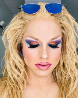 Derrick Barry Instagram - “Flamingo in Vegas” original makeup transfer. $100   shipping

Comes signed & ready to frame 11” x 14”.

Please DM to purchase.

🦩🎰