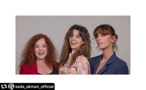 Derya Alabora Instagram - #repost @seda_akman_official
・・・
Hakan Gence ile İzmir’in Kızları üzerine konuştuk. Röportaj bugün #hurriyetpazar da. 
@hakangence @deryaalabora @gokce.bhdr 📷 @muhsinakgun 
#izmirinkızlarımüziklioyun #izmirinkızları #mostproduction #uniqhallistanbul