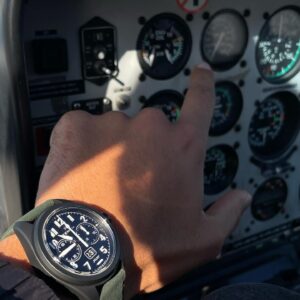 Désiré Mia Instagram - It helps to have a pilot.

@zenithwatches #zenithwatches #theskyisyours #ad