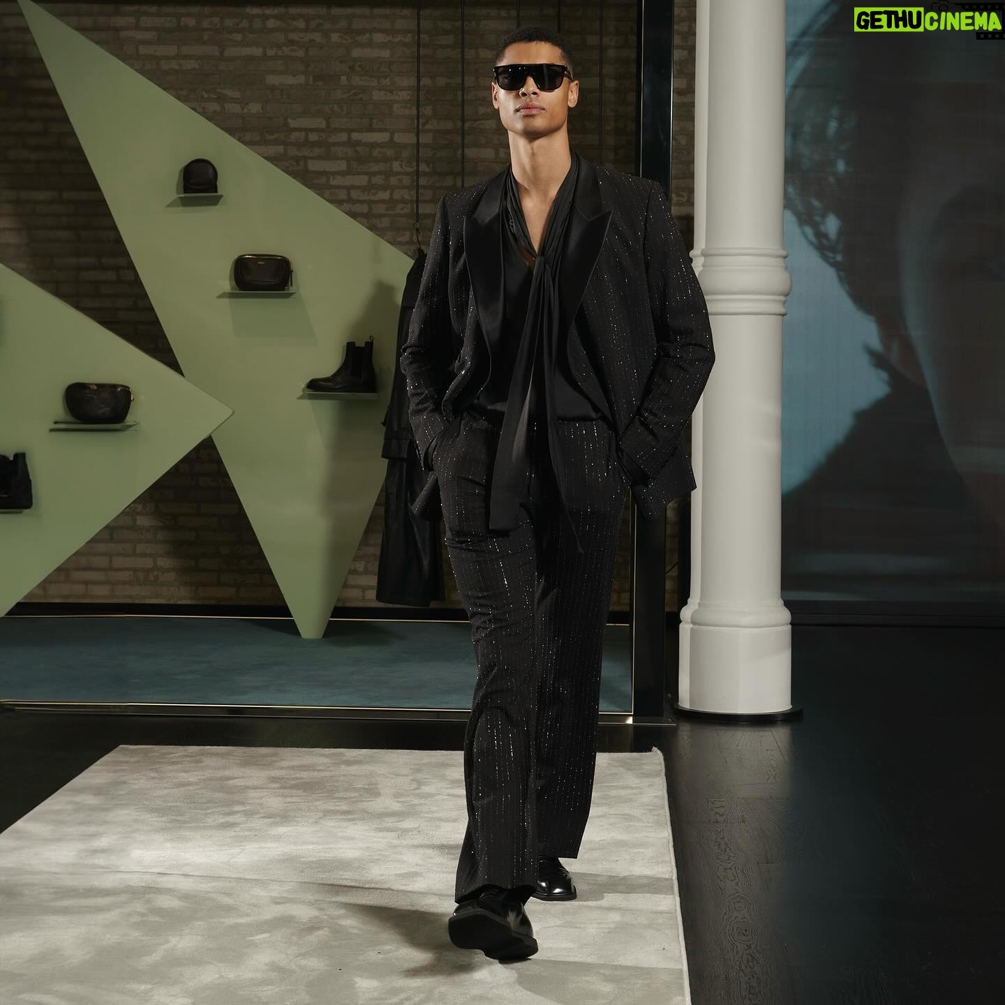 Désiré Mia - 6.5K Likes - NYC SEP '23
with @emporioarmani & @interviewmag
Editor-in-Chief: @melzy917
Fashion Director: @dara._
Hair: @kabutohair
Makeup: @kuma1206
Nails: @yukie_miyakawa_nails
Casting: @blairbroll
Photography: @_loganjackson