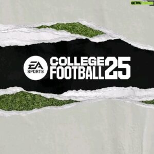 Desmond Howard Instagram - I’m in the game! I hope to see all my Wolverines in @EASPORTSCollege. If only I could have been in the game with my Heisman back in the day #CFB25 #EAPartner