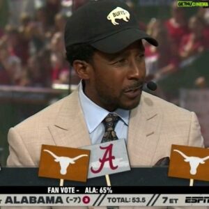 Desmond Howard Instagram - Do not mess with Texas, I hear they brought their own chairs.
#hookem
#collegegameday