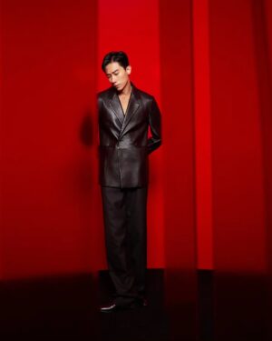 Desmond Tan Instagram - 3 is a magic number! Discover the exquisite artistry behind @Cartier's legendary Trinity collection and celebrate the centenary of an icon! 

Step into a world of timeless elegance at the Cartier Trinity 100: The Centenary of an Icon pop-up, now open to the public from 15-23 July 2024. 

#CartierTrinity #Trinity100Celebration #CartierSingapore