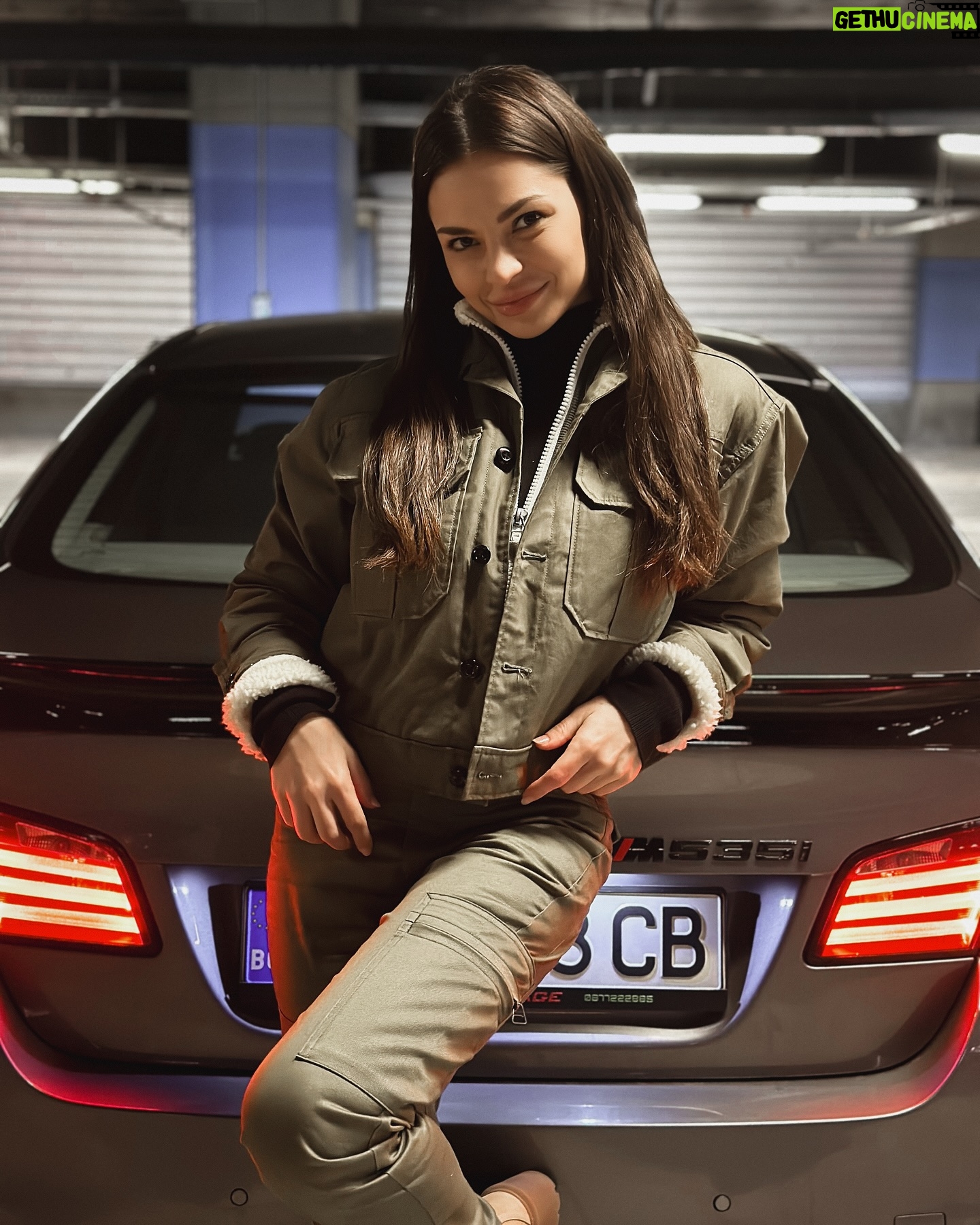 Dessy Slavova - 3 Likes - 📷 @teamarkov