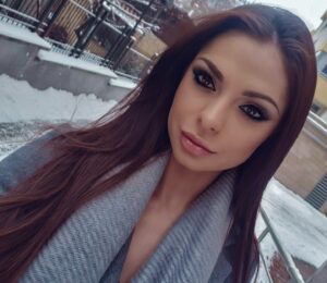Dessy Slavova Instagram - 💄 @beni.yanakieva