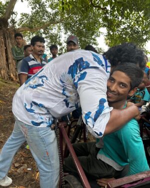 Dev Instagram - আজকে আপনাদের ভালোবাসা উজাড় করে দেওয়ার দিন। আসুন নিজের ভোট টা নিজে দিন।
