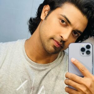 Dev Mohan Instagram - Mirror vibes 🤳 

#vanity #vanitymirror #location #parakramam #shooting