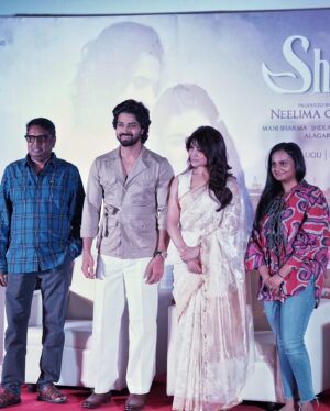 Dev Mohan Instagram - It was quite exciting to be home again and meet you all. Thank you Kochi, for all the love being showered on  #Shaakuntalam 
See you all soon in the theatres on April 14th! ❤️

@samantharuthprabhuoffl @gunasekhar1 @neelima_guna @gunaa_teamworks @srivenkateswaracreations 
Outfit @sassu.___ @vintage_spiritt 
Hair and make up @_ansar_mohammed__ 
#ShaakuntalamPromotionsatkochi