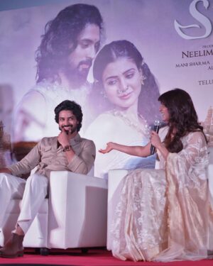 Dev Mohan Instagram - It was quite exciting to be home again and meet you all. Thank you Kochi, for all the love being showered on  #Shaakuntalam 
See you all soon in the theatres on April 14th! ❤️

@samantharuthprabhuoffl @gunasekhar1 @neelima_guna @gunaa_teamworks @srivenkateswaracreations 
Outfit @sassu.___ @vintage_spiritt 
Hair and make up @_ansar_mohammed__ 
#ShaakuntalamPromotionsatkochi