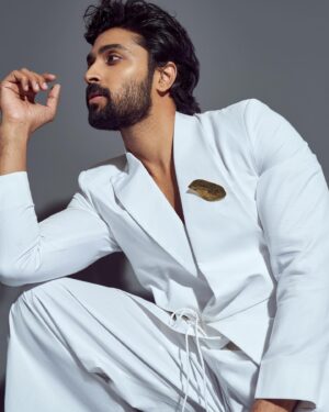 Dev Mohan Instagram - All white 🤍💫

Styled by @jukalker 
Outfit by @rishtabyarjunsaluja 
Styling team @pratimajukalkar 
Handmade brooch @rangeelagoa 
Makeup @sadhnasingh1 
Hair @hairbyrajabali 
Photography @ishan.n.giri 
#fashion #star #style #white #love