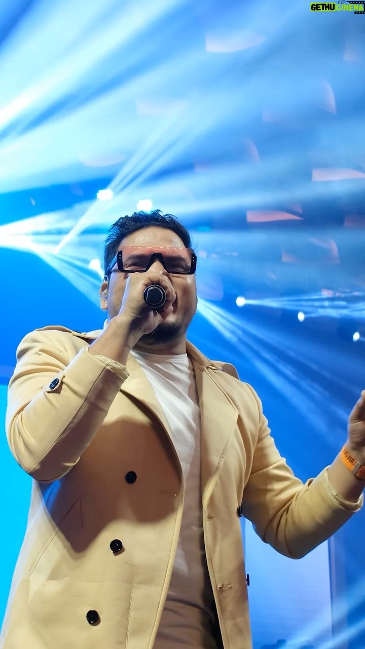 Dev Negi - 378 Likes - @devnegilive
Video @filmmaker_ume