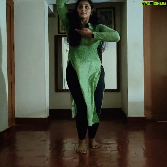 Devaki Rajendran - 1.3K Likes - After ages...
Some days are just so. You get up and you feel a lot of love. You don't know what to do with it and then you remember a song you have listened to a million times. And you just start dancing. The urge to move and spread all that love.
Yesterday I got dressed and went out with my sister @dog.ma.indisguise and my dearest @pikkoo . I felt so good that I had to dance. And then I wanted to share this with you all.
This kurta is stitched from @bhamini_designer_boutique and it's absolutely beautiful and comfortable. Though it looks a bit shabby with me drenched in sweat.
But the joy of dancing! Aah..!
Song: Piya Tose Naina Laage
Film: Guide
Choreography: Myself
For the love of old movies and music.
#evergreen #bollywoodlove #bollywood #dance #actor #dancereels #chasingemotions #love #spreadlove #happy #happiness #smile