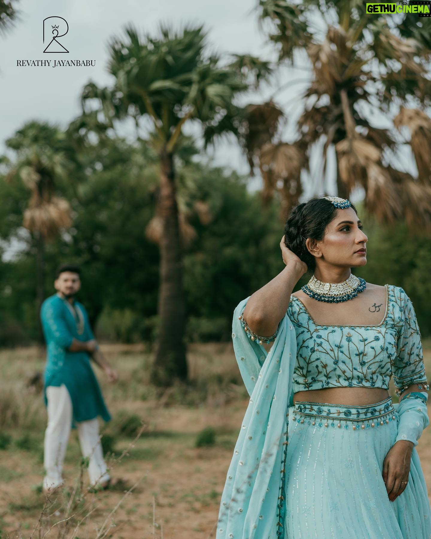 Devaki Rajendran - 1.2K Likes - Presenting to you Rang from the house of Revathy Jayanbabu.
Rang features intricate embroidery known as Chikankari. Vibrant hues, pastel shades or something more subdued you can likely create a Chikankari outfit in any colour that suits your taste & occasion. Be it a lehenga, salwar or kurta it will be customised to your choice.
DM here to know more details or contact 📞8921088073
📸 @nithinparameswarpl
💄 @mua_devu_nair_
💍 @planetjewel
💁🏻♀️ @devakirajendran
🙌 @lal_nithin
#rjb #wearingrjb #revathyjayanbabu #occasionalwear #desingeroutfit #weddingdress
www.revathyjayanbabu.com