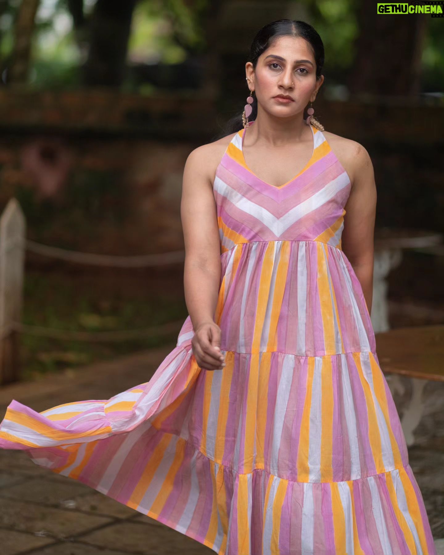 Devaki Rajendran - 1.1K Likes - Summer flow.
Wearing @l_zaba
Picture by @_shutter__bug
#summer #summerwear #comfort #breezy #devakirajendran #flow #dresses #color