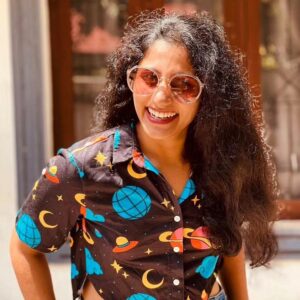 Devaki Rajendran Instagram - Options 1,2,3. 
@varkeyhere
@pikkoo thenks for the song suggestion.

#images #photooftheday #happiness #friendship #sunshine #smile #devakirajendran #gratitude  #retro