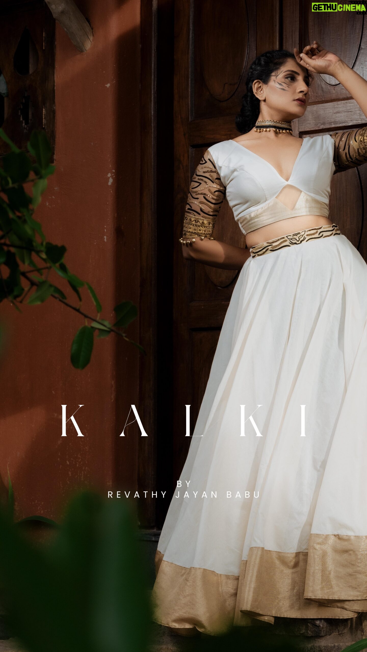 Devaki Rajendran - 1K Likes - From the house of @revathyjayanbabu comes yet another signature collection named KALKI. Inspired by pulikali, the folk dance which is commonly seen during Onam season. Colours black & gold has been intricately interspersed with kasavu & animal prints seen in pulikali.
Don’t you want your Onam outfit to be unique. DM here to make a purchase from us and also we can customise it according to your preferences too.
💁🏻♀️ @devakirajendran
📸 @arjunsoorajj ft. @lal_nithin
💄 @mua_devu_nair_
💍 @accesorizewithrevathyjayanbabu
#wearingRJB #revathyjayanbabu #designerwear #onamcollection