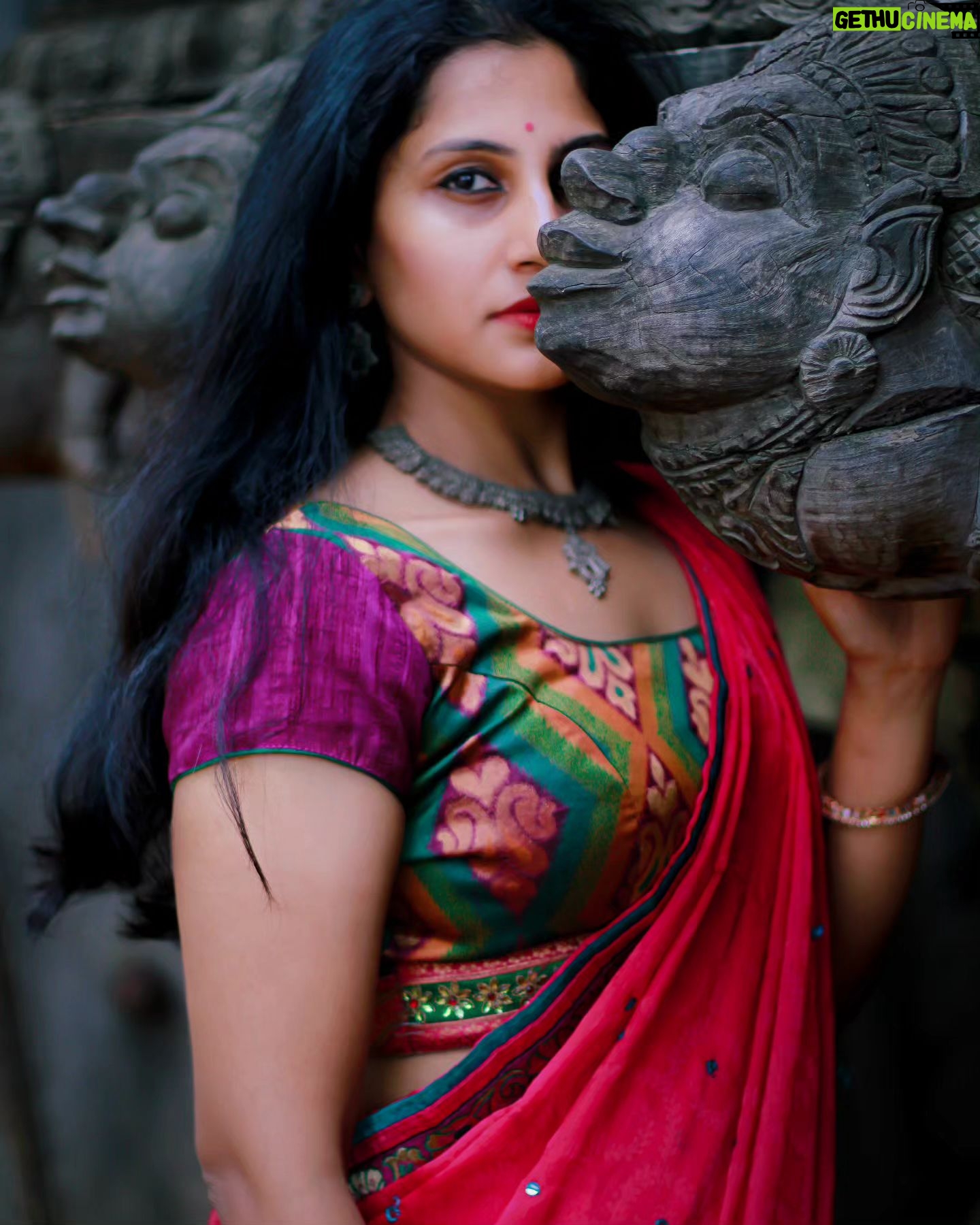 Devaki Rajendran - 1.3K Likes - There's something so enchanting about these colours.
Photo by @hari_krishna_cn1 when I finally decided to go to Bangalore and take that dance video with @rajjyotirmayee .
#india #color #pop #ethnicwear #traditional