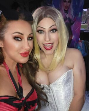 Devanny Pinn Instagram - Ty to everyone who came out to see me @halfway_to_halloween_festival ! This was such a cool event with tons of great fans, vendors and genre enthusiasts who came out to celebrate all things spooky 👻!
Special shoutout to @spookybabyclothing 💗 

If you missed the chance to purchase my new signed prints   movies you can order them now directly by DMing @statik_talent_agency_llc

I'll see you next at @geekfestfilmfest this weekend for the Women in Horror panel 🎃