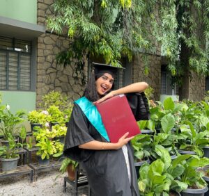 Devika Sanjay Instagram - wohuuu!! 🎓🤝🏼
