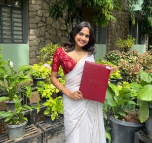 Devika Sanjay Instagram - wohuuu!! 🎓🤝🏼