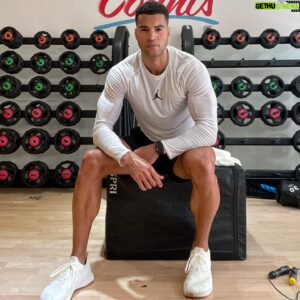 Devin Goda Instagram - We don’t have to, we get to🙌🏽

#faithandfitness #workout #fitnessmotivation