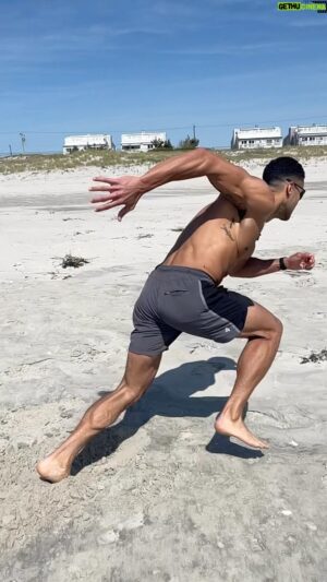 Devin Goda Instagram - Saturday Sprints🏃🏽‍♂️

Move it or lose it and we don’t want to lose it

#faithandfitness #weekendvibes #workout #running #sprint