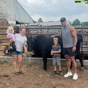 Devin Goda Instagram - Had an amazing time learning and working a little on the farm today @mapledalemeats 

If you guys are in the Lancaster county area be sure to check them out! 

Swipe➡️