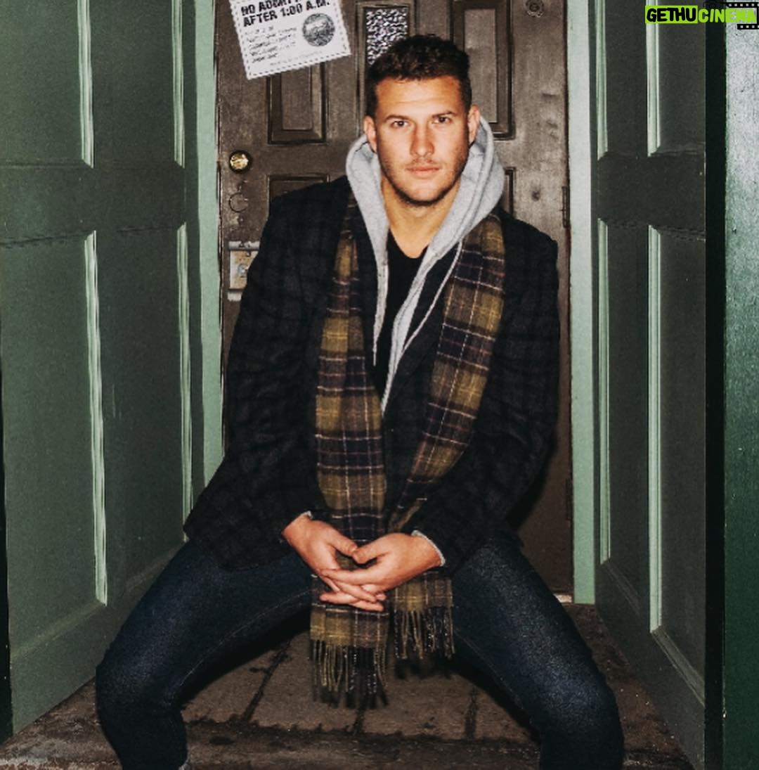Devin Walker-Molaghan - 5.2K Likes - Hey you wanna take my photo? I’ve had about 14 that thing have portrait mode? #letsgo #beercanmuseum #szn5lost 😂🍻🧖🏻♂️ photo credit @tomshea94