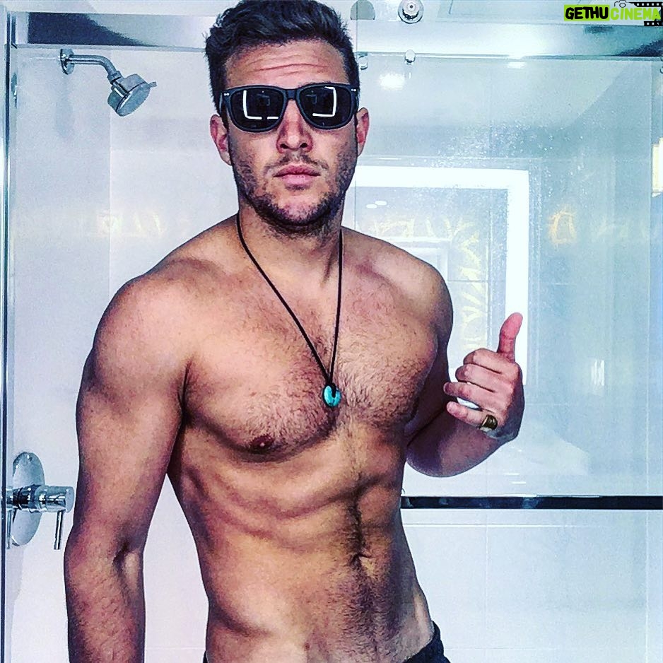 Devin Walker-Molaghan - 7.5K Likes - Insert douchey “future so bright” line here #nofilter
Headed to a “meditation retreat” for the next few weeks so it only felt rite to break the internet before I unplug from social media for a bit. I’m not ignoring any of you I’m meditating 🍻🕺🏻 #letsgo #howwedoin #smokeemifyagotem #foamers #gotobed #futuresobright #imadouchebag #goCs #gosox #hatersgonnahate #ballersgonnaball #loversgonnalove #hashtag