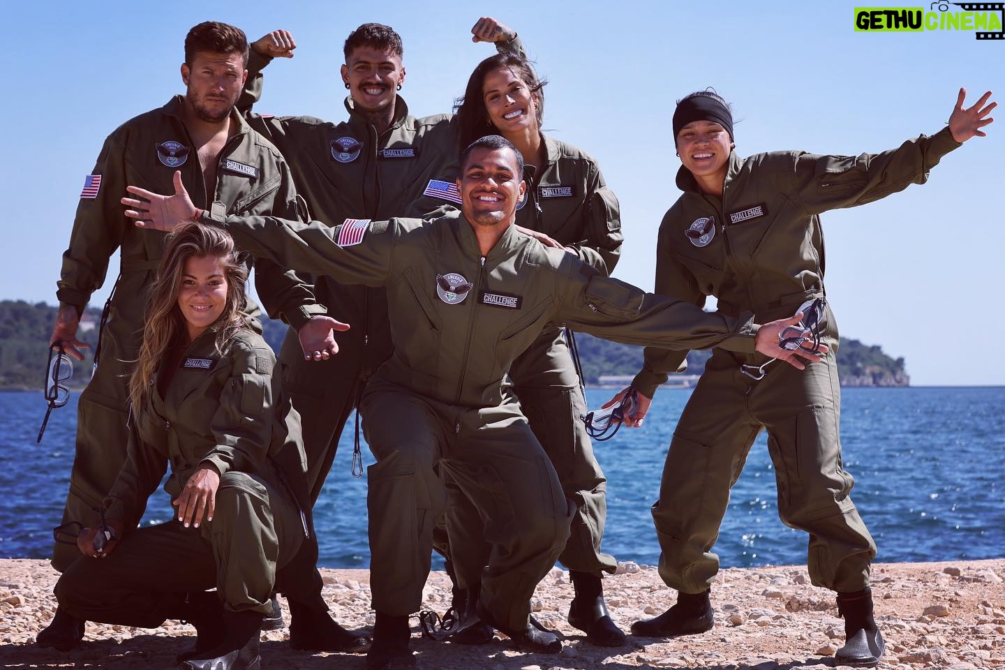 Devin Walker-Molaghan - 5.4K Likes - My haters: WHAT ARE YOU DOING WITH YOUR LIFE THATS SO GREAT RABBIT?!
Me: Glad you asked, tonight I’m gonna escape from a sinking fighter jet… sooo 🤫
All new @challengemtv tonight 8pm EST on @mtv And trust me when I tell you, it’s going down. ✈️ 🌊 🌝
#emeraldcitydreams #thechallenge37