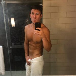 Devin Walker-Molaghan Instagram - My last few photos went sub 2500 likes so by law of Instagram here’s a hotel mirror body selfie. Gotta give the ppl what they want. Don’t call it a come back. But it is one. I did it all for the ❤️’s #validateme #imsovain #iprobablythinkthispostisaboutme 🍻🍾🤫🤘