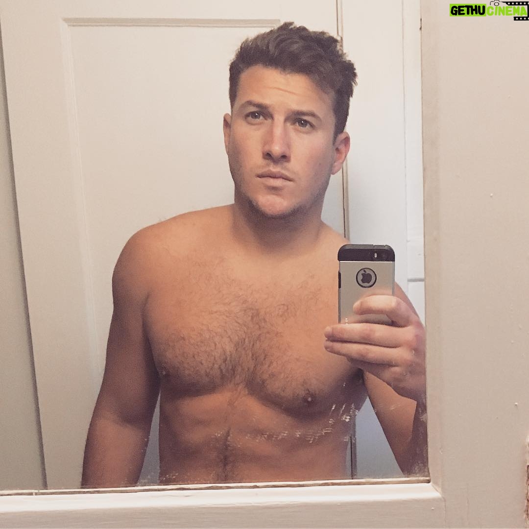 Devin Walker-Molaghan - 7.8K Likes - Not usually one for shirtless dirty mirror selfies but every dog has its day! I'm getting there... 🔥⚡️🌈🇺🇸🍻🏃 watch me put this bod to the test tmrw on @challengemtv #champsvsstars #letsgo #dirtymiror #almost2abs #devinwiththegoodhair #iphone4