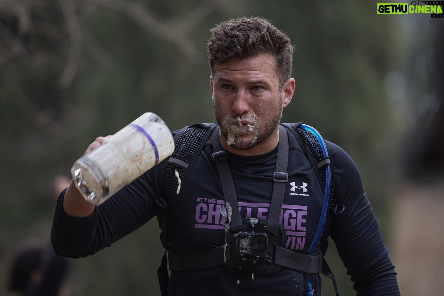 Devin Walker-Molaghan - 10.9K Likes - Just wanna remind everyone I’m 33 years old. Final starts now 🍻#beavertail #thechallenge38
#Dave&Dave