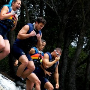 Devin Walker-Molaghan Instagram - One legend, one first (and second) round draft pick and two of the funniest rookies we’ve ever seen. Like it, love it, or gotta have it? Lmk in the comments and see who wins this battle of the titans tonight at 8EST on @mtv #thechallenge37 #letsgo #simmersgottaswim