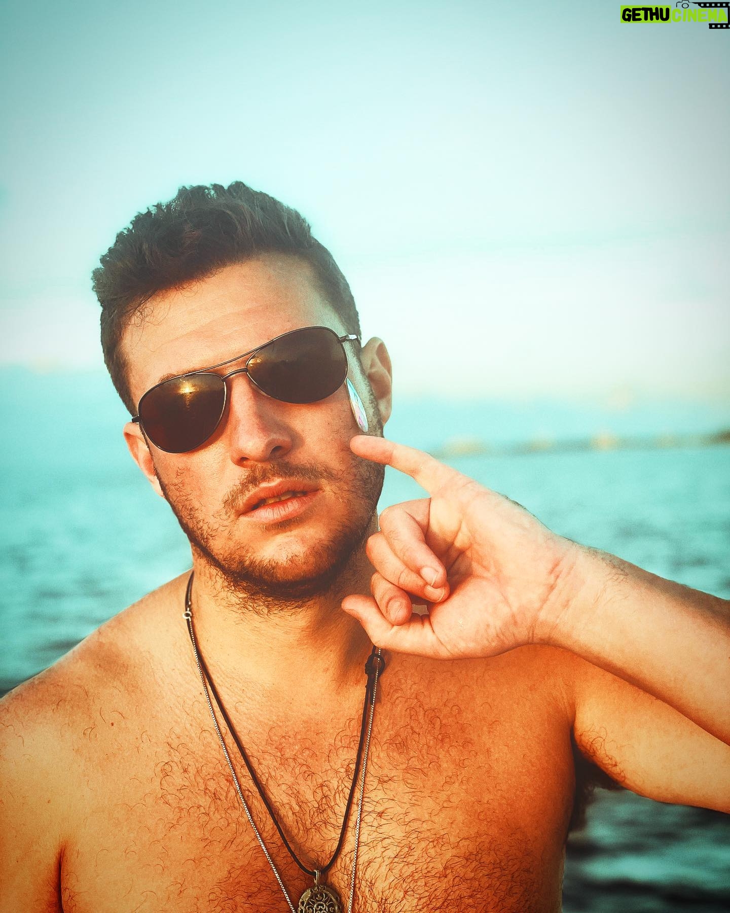 Devin Walker-Molaghan - 15.9K Likes - Release your inhibitions
Feel the rain on your skin
Photo credit @antonellaalberti.nyc