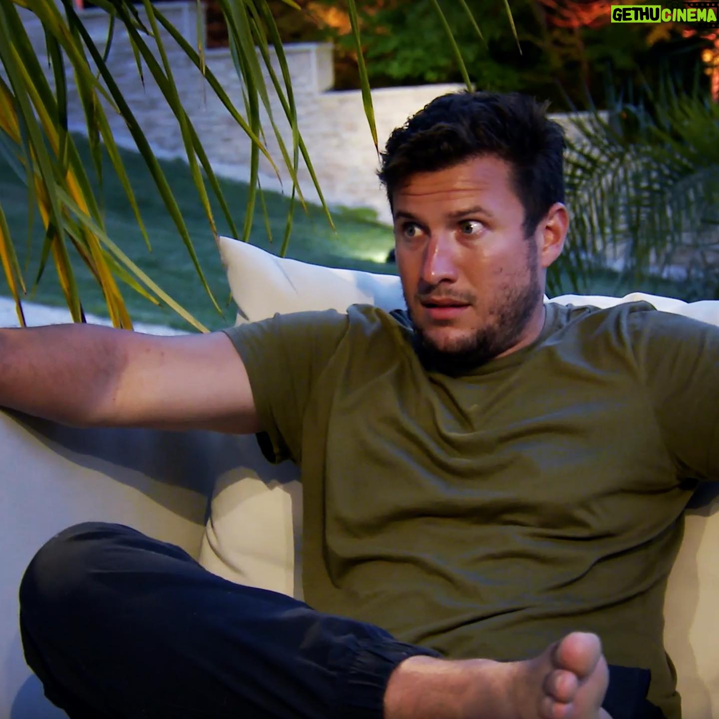 Devin Walker-Molaghan - 9K Likes - One legend, one first (and second) round draft pick and two of the funniest rookies we’ve ever seen. Like it, love it, or gotta have it? Lmk in the comments and see who wins this battle of the titans tonight at 8EST on @mtv #thechallenge37 #letsgo #simmersgottaswim