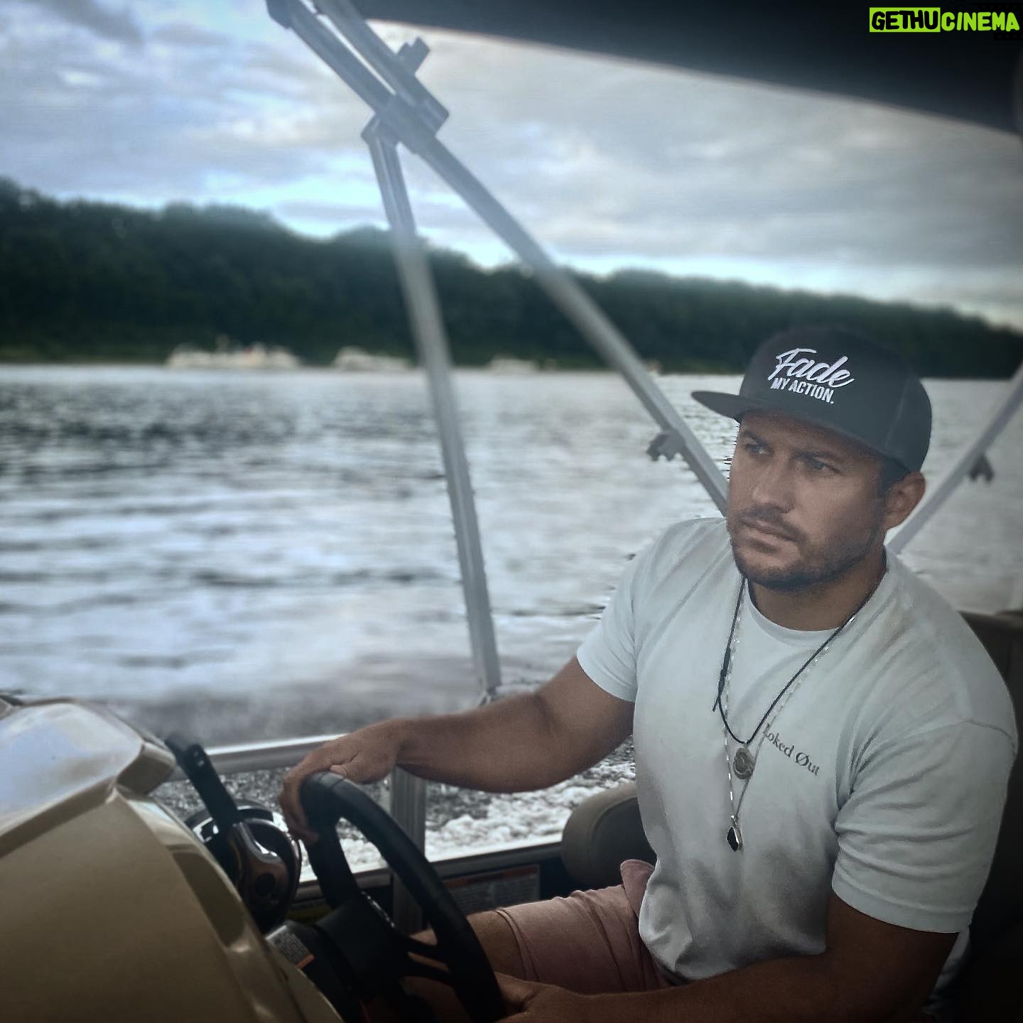 Devin Walker-Molaghan - 7.3K Likes - @hammertownsports is live and you love to see it. Check them out and start winning 🥇 🍻
#ad #hammertownsports