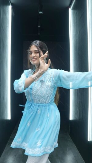 Dhananjay Instagram - One reel from your heroine dancing to the hook step of ‘Maathu Sothu’ barle bekalva ?? 🫣🥰🫶🏻

#reels #reelsinstagram #reelsindia #trendingreels #reelsvideo #kannada #kannadasongs #kannadaactress #maathusothu #kotee #dance #dancechallenge #trending #trendingsongs #trendingnow #explore #explorepage #like #share #follow #viral #india #sandalwood #jiostudios #armaanmalik #daalidhananjaya #vasukivaibhav #yogarajbhat