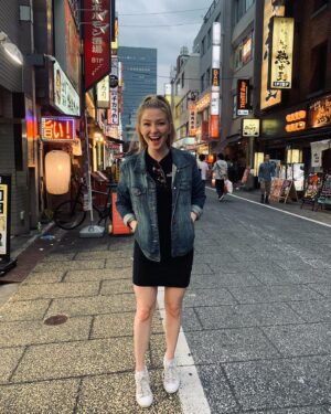 Diana Hopper Instagram - This is my I’M IN JAPAN face... @dudewithsign says no more old travel photos but how else are we suppose to live vicariously through our past selves??? So here’s a throwback to a place worth a million kajillion photos. Til we meet again..... 💛🍶🍣🍜💫
