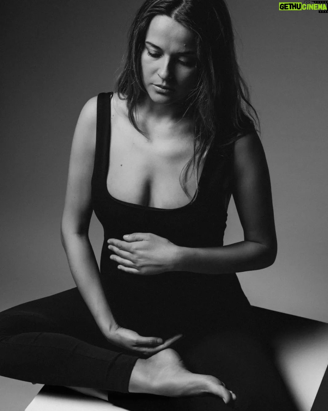 Diana Marquês Guerra - 0.9K Likes - Curled up with my girl 🖤
.
By @heraphotoshooting
@jotagrilo
@rafaelafonseca___