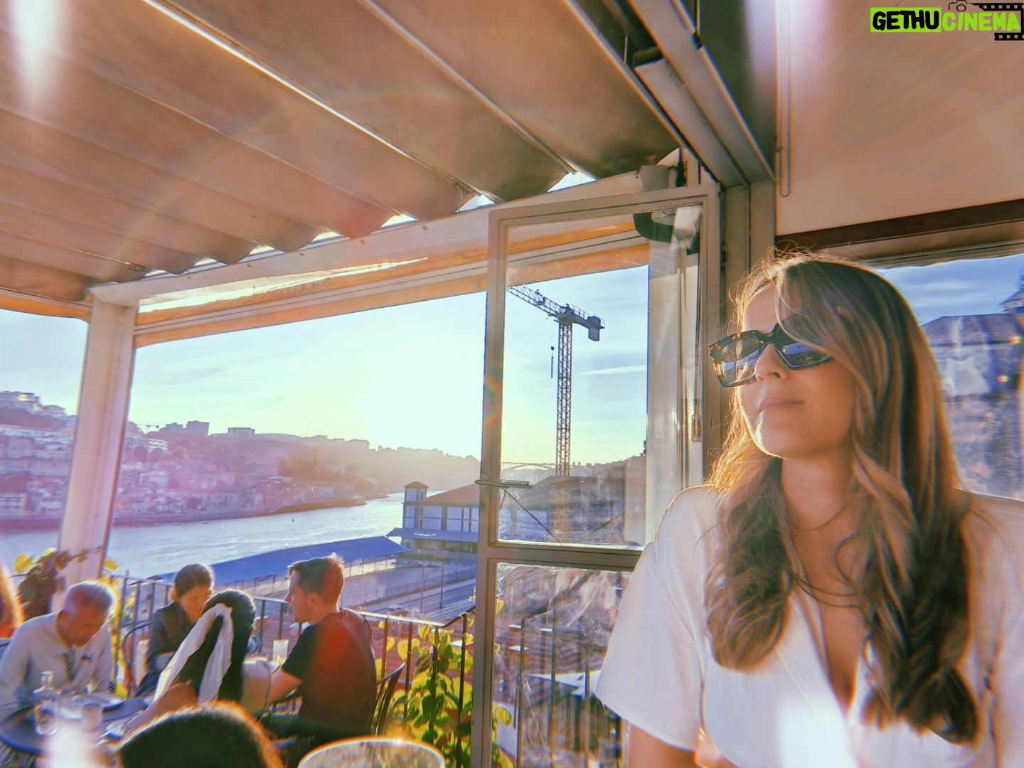 Diana Marquês Guerra - 1.1K Likes - Memórias dos bonitos e redondinhos 33 na linda cidade do Porto e na já também um bocadinho minha cidade de Vizela 🤍 Vêm já com quase duas semanas de atraso, so, what?! 🤭😄
.
#birthday #birthdayweekend #turning33 #huji #hujifilm #hujicamera #porto