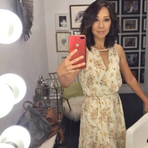 Diane Mizota Instagram - Happy I finally got to meet Bari & Emily from the @ruegiltgroupe_life team when they stopped by set today!  Loved showing you guys behind the scenes of @accessonline and can’t wait to see you on your next visit.  Dress: @rachelpally & shoes: @stuartweitzman both scored on @ruelala of course!  #tvhost #grateful #accesshollywood