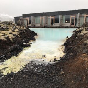 Diane Mizota Instagram - #icelandtravel tip: if you do the #bluelagoon, staying at the Silica Hotel on site is def worth the $$$. Gorgeous design, a private lagoon for guests, access to the main lagoon (which attracts up to 3000 people a day!) and an insane breakfast buffet made this an indulgent respite.  The geothermal silica-rich water was soothing and everyone loved the free face masks, even our little 🐱. 😁🥰💖 #silicahotel #traveliceland #spalife #soworthit #experiencesnotthings