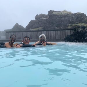 Diane Mizota Instagram - #icelandtravel tip: if you do the #bluelagoon, staying at the Silica Hotel on site is def worth the $$$. Gorgeous design, a private lagoon for guests, access to the main lagoon (which attracts up to 3000 people a day!) and an insane breakfast buffet made this an indulgent respite.  The geothermal silica-rich water was soothing and everyone loved the free face masks, even our little 🐱. 😁🥰💖 #silicahotel #traveliceland #spalife #soworthit #experiencesnotthings