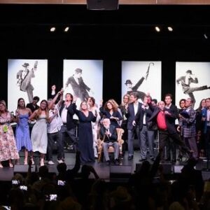 Dick Van Dyke Instagram - Thank you to everyone who helped make this day practically perfect in every way🪄🌟we love you @official_dick_van_dyke and @bijoubox you are both the inspiration this next generation of artists needs💎💎thank you to our incredible MC @jalexander1959 and our host committee @markhamill @themichelelee @tombergeron YOU are the bestest friends in the whole world🎶💫extra-special thank you to none other than @julieandrews for your lovely message to the Van Dykes

Let’s keep the kite flying and give generously @thesharkfund 

#artsangels #dickvandyke #arlenevandyke #letsgoflyakite #chittychittybangbang #practicallyperfectineveryway