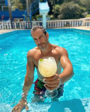 Diego Cristo Instagram - Vai um drink aí pessoal ?