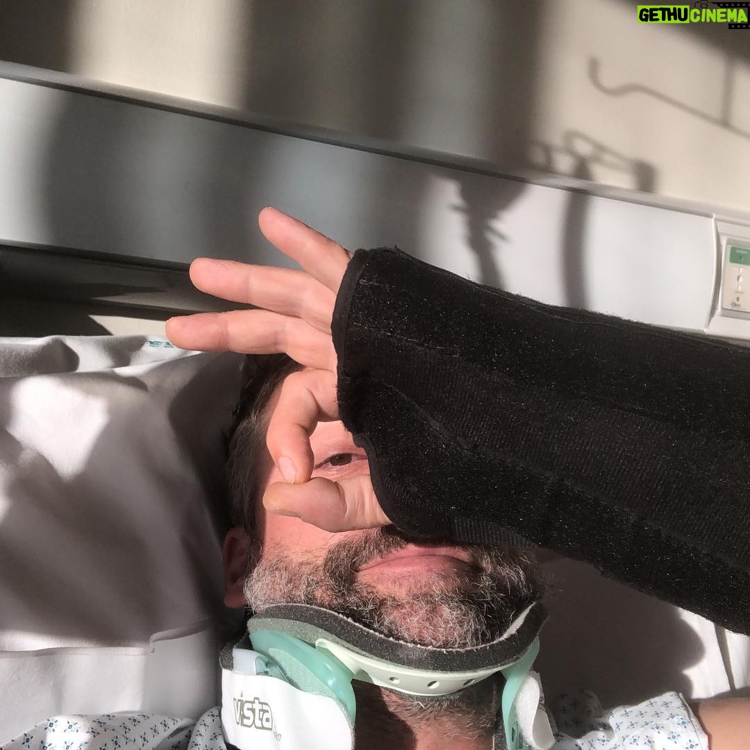 Diego Muñoz - 19.3K Likes - 11 días después, haciendo abandono total del inmueble. Sin ningun tubo conectado al cuerpo / Casi un milagro. Gracias infinitas a todas las personas q me salvaron la vida. Gracias❤️ Ahora a recuperarme bien.