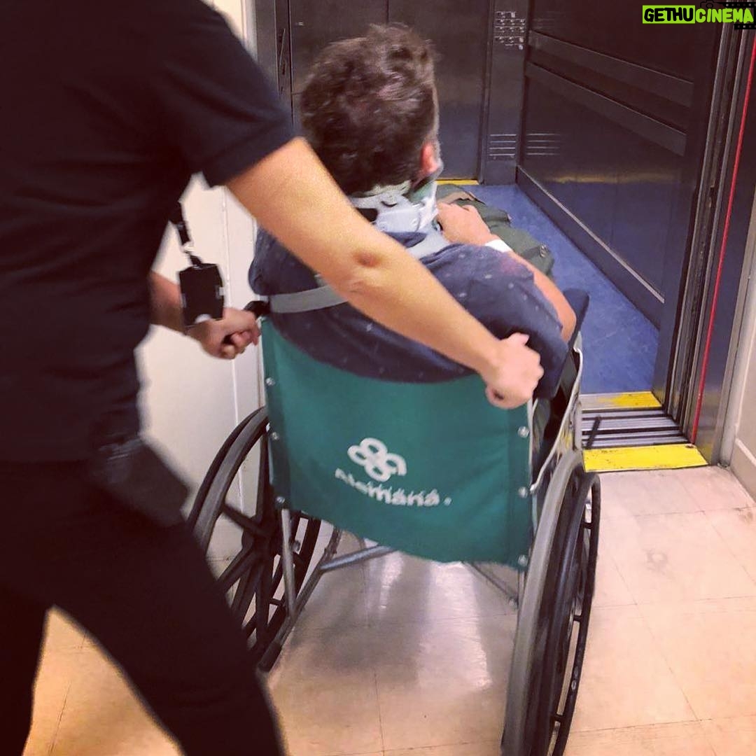 Diego Muñoz - 19.3K Likes - 11 días después, haciendo abandono total del inmueble. Sin ningun tubo conectado al cuerpo / Casi un milagro. Gracias infinitas a todas las personas q me salvaron la vida. Gracias❤️ Ahora a recuperarme bien.
